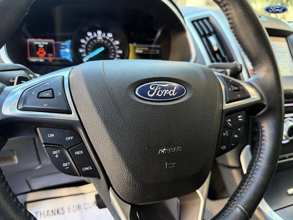 Used 2017 Ford Edge Titanium FWD image 17