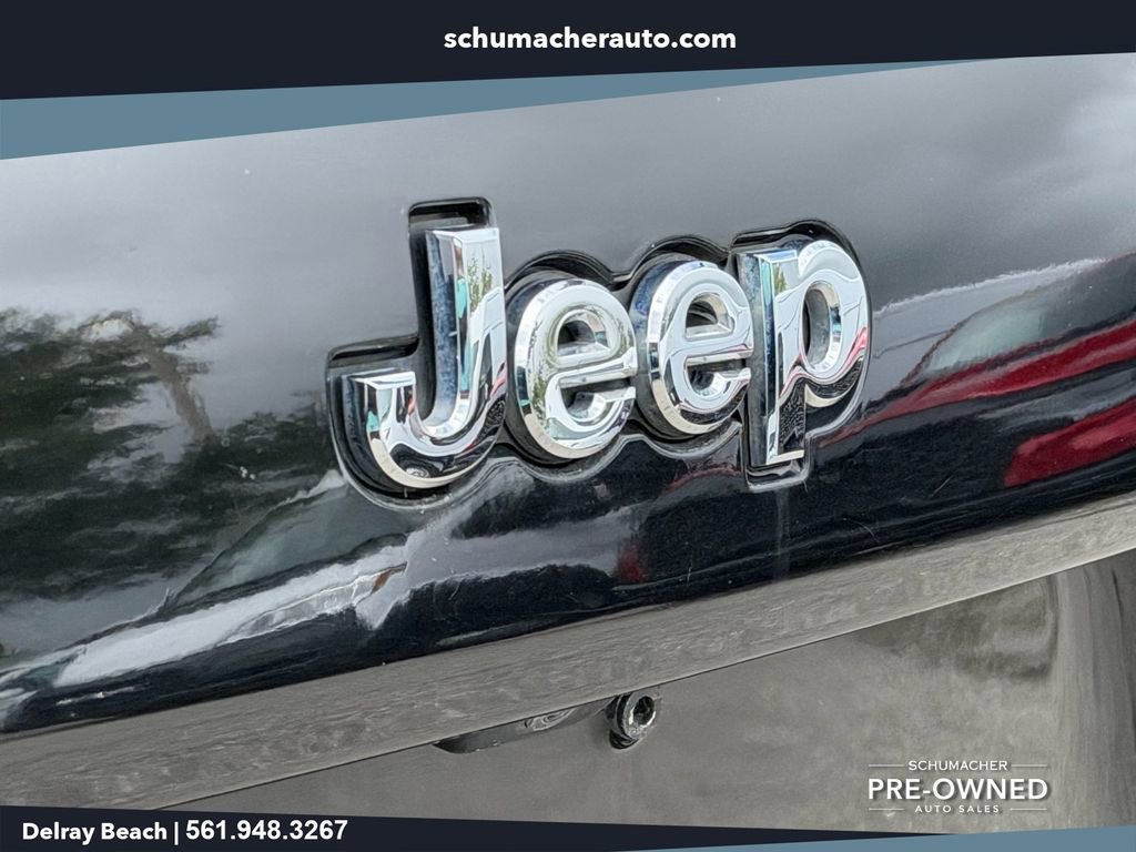 Used 2019 Jeep Cherokee Limited FWD image 16