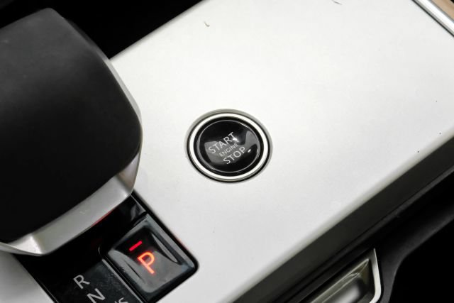 Used 2025 Land Rover Range Rover SE AWD/4WD image 27