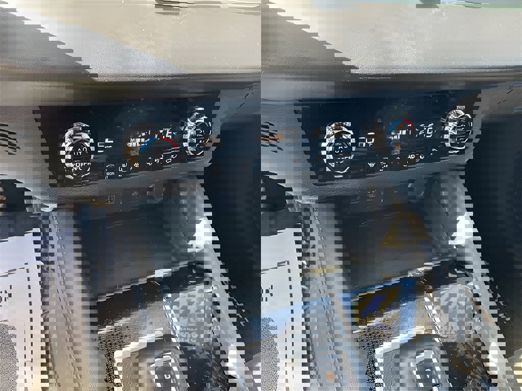 Used 2022 Mitsubishi Outlander SE image 12