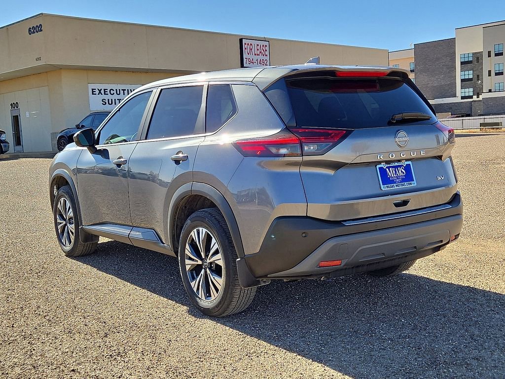 Used 2023 Nissan Rogue SV image 3