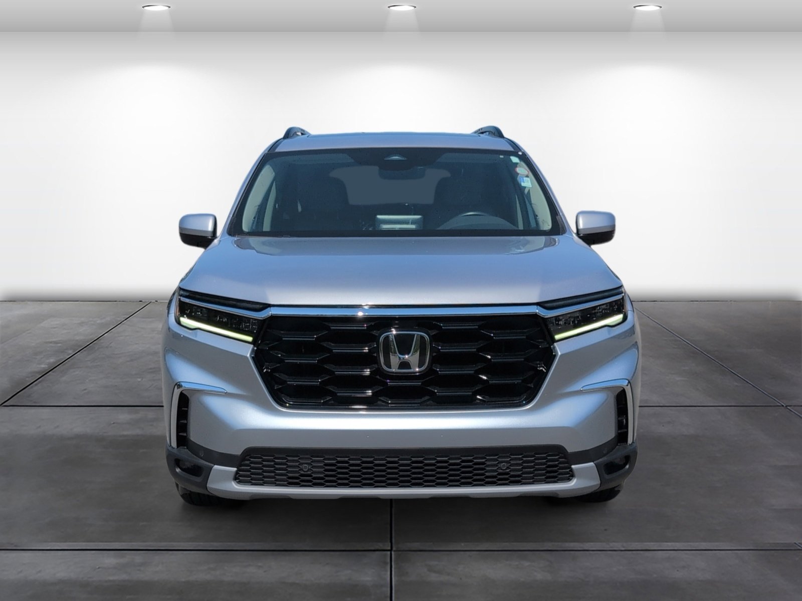 Certified 2025 Honda Pilot Touring image 6