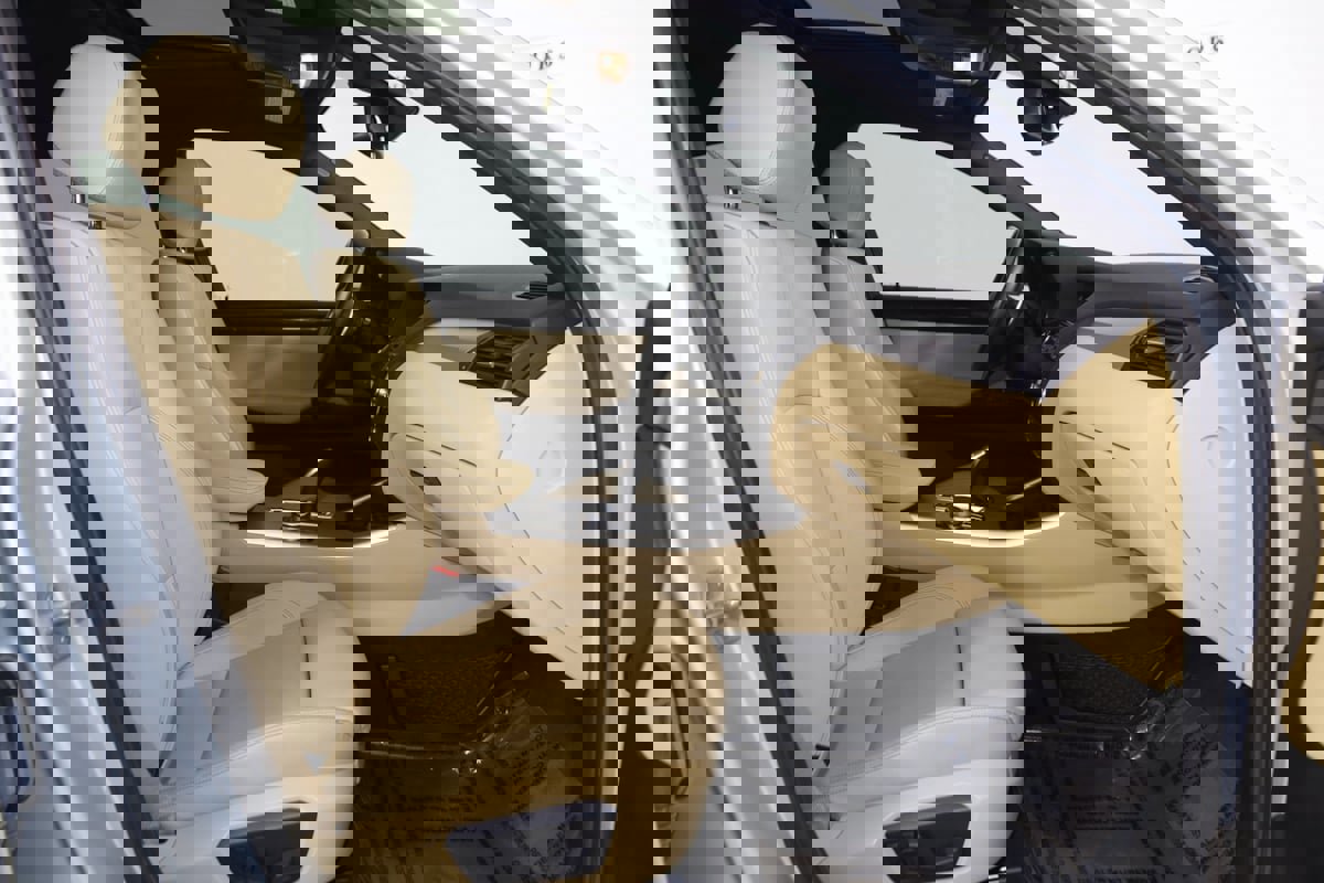 Used 2018 BMW X4 M40i image 13