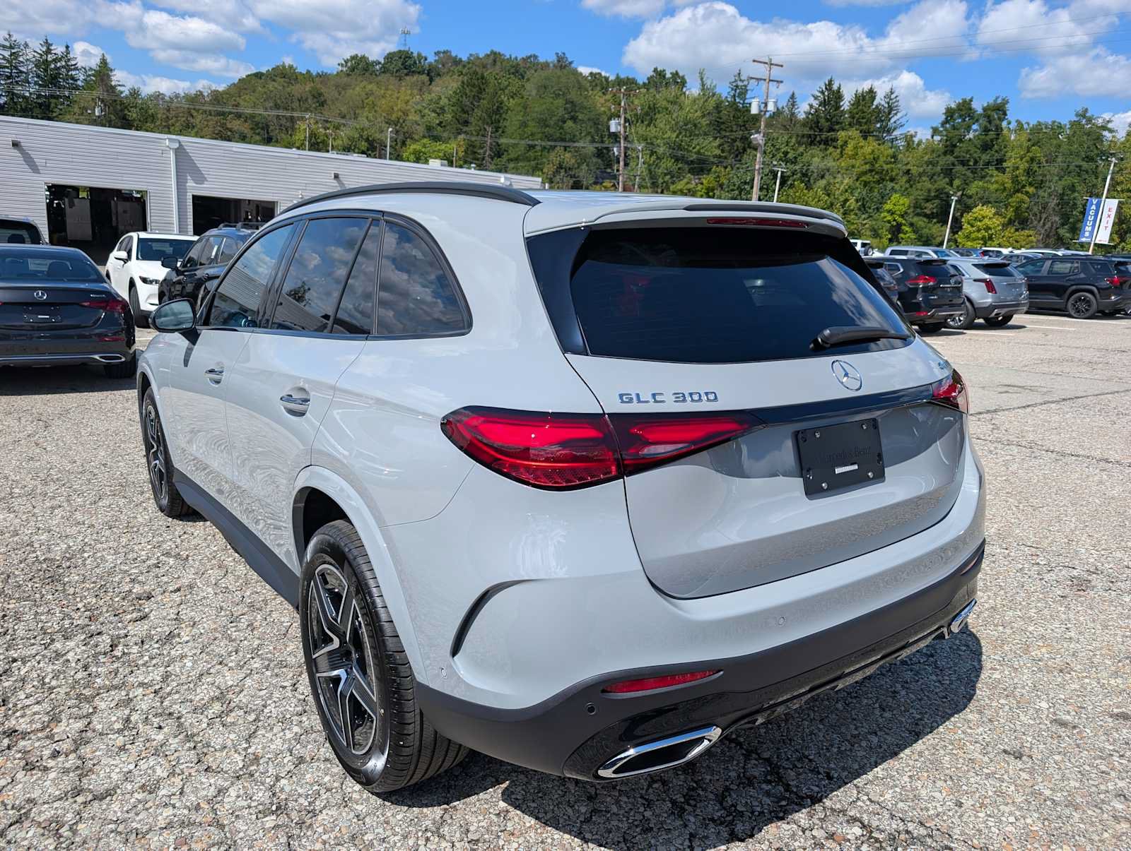New 2027 Mercedes-Benz GLC 300 4MATIC image 9