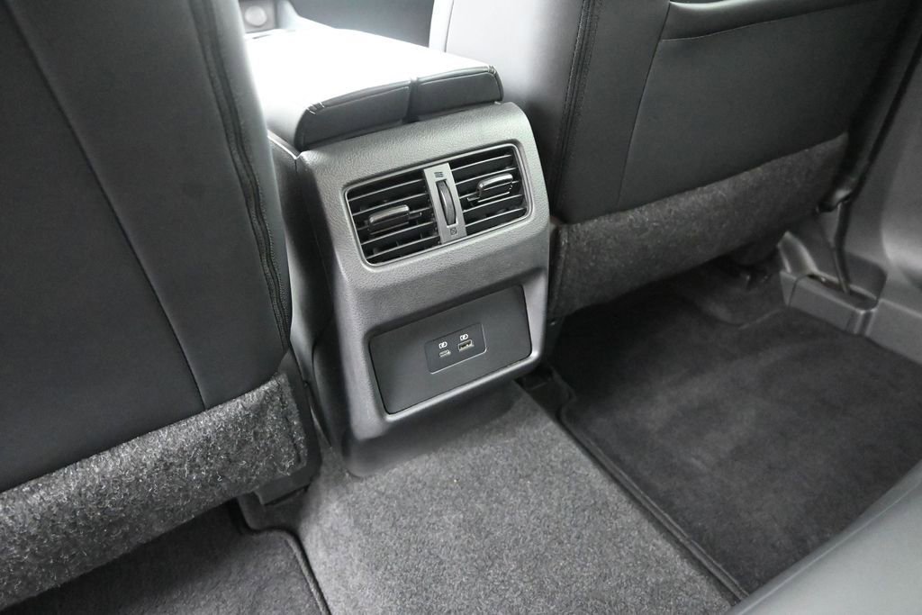 Used 2023 Nissan Rogue SV w/ SV Premium B Package FWD image 13