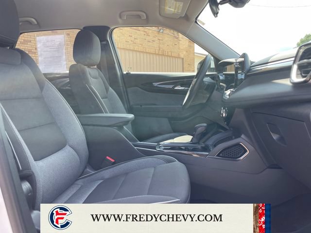Used 2025 Chevrolet TrailBlazer LT AWD/4WD image 35