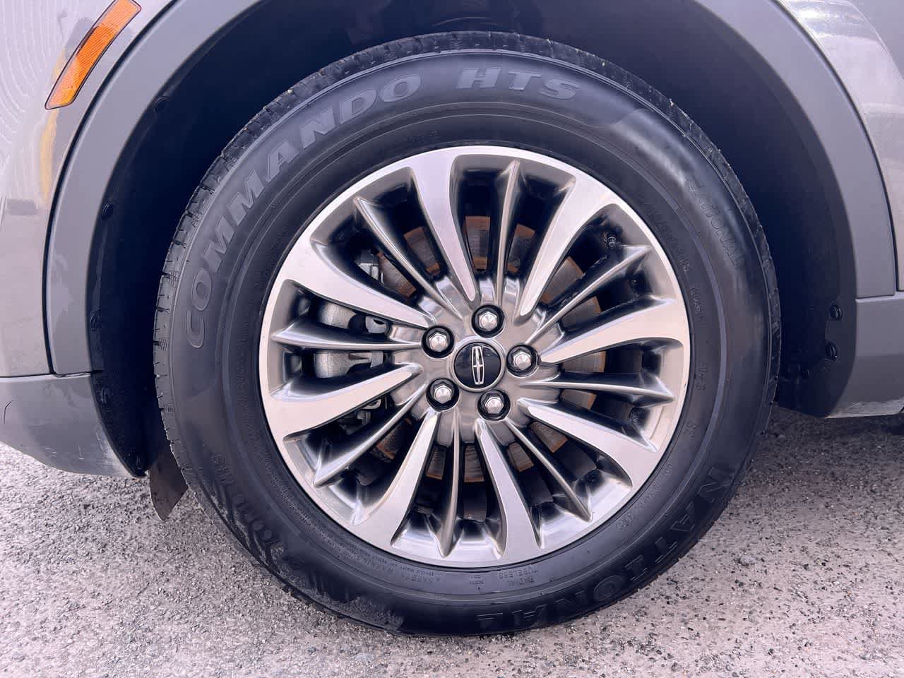 Used 2019 Lincoln Nautilus Select AWD/4WD image 10