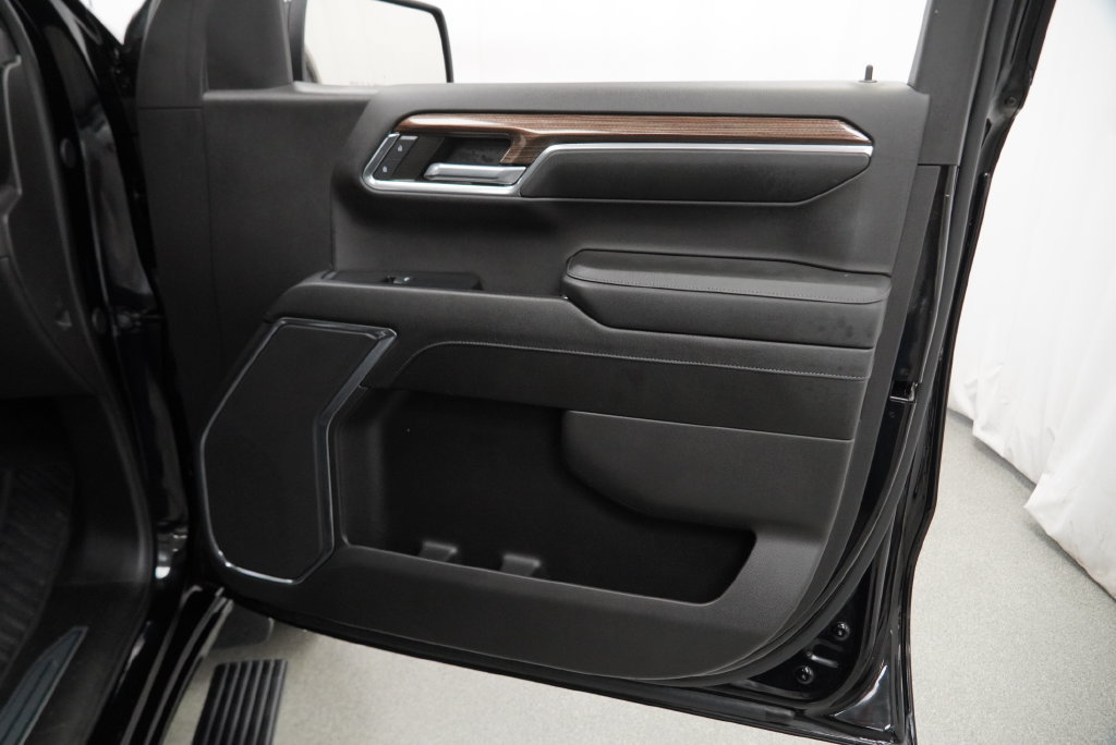 Certified 2024 Chevrolet Silverado 1500 LT AWD/4WD image 40