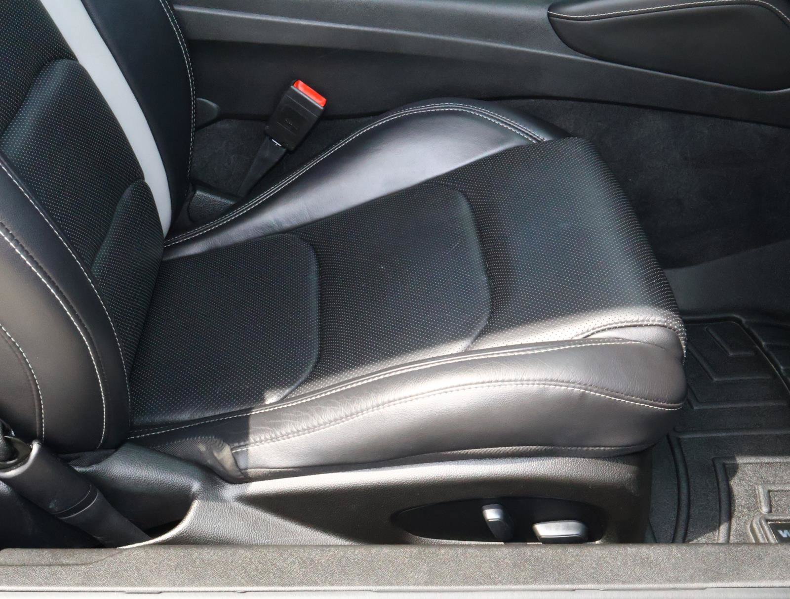 Used 2021 Chevrolet Camaro SS RWD image 18
