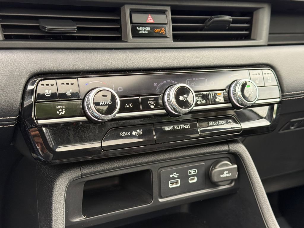 Used 2024 Honda Pilot Elite image 14