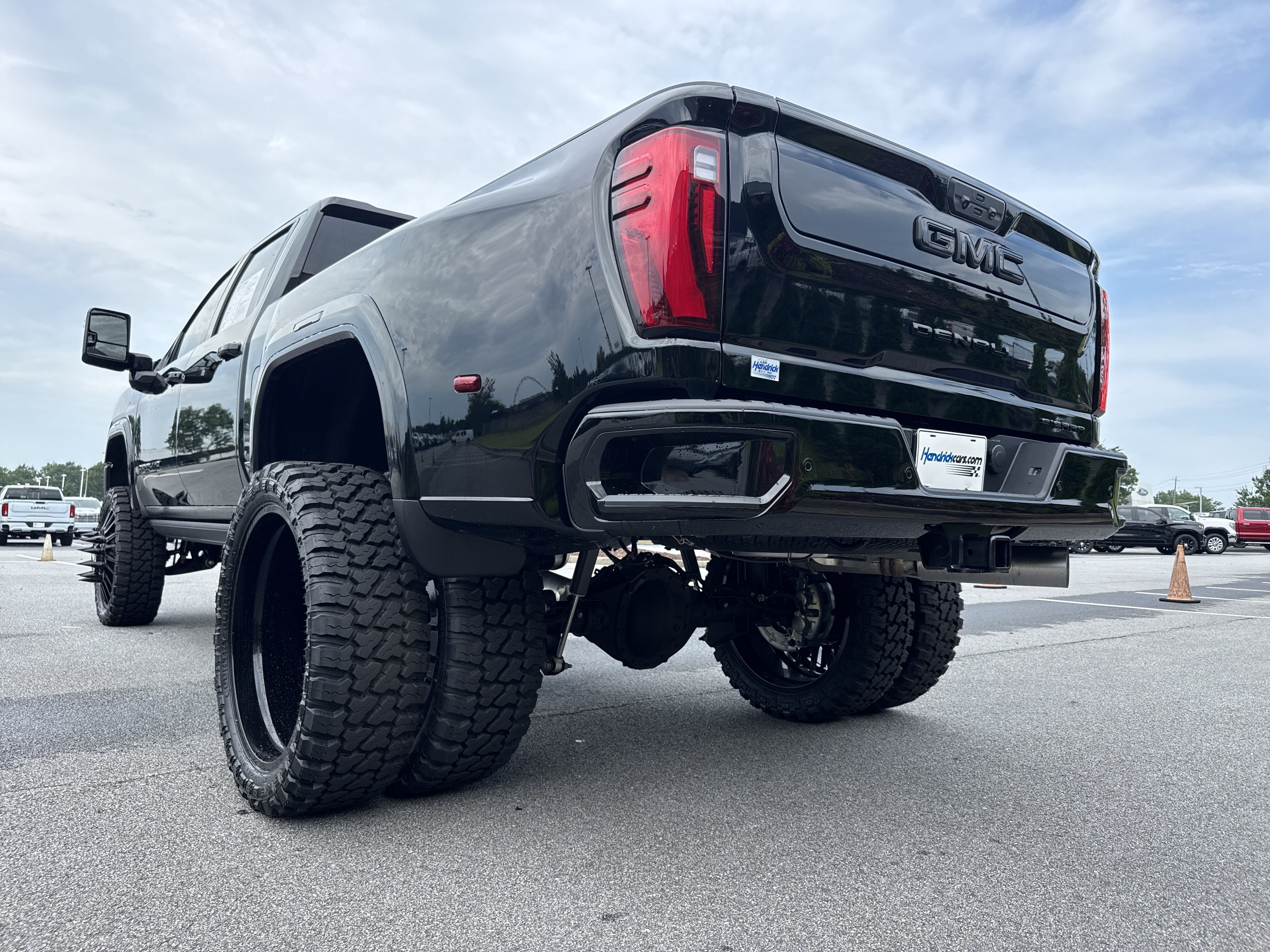 Used 2026 GMC Sierra 3500 Denali Ultimate AWD/4WD image 8