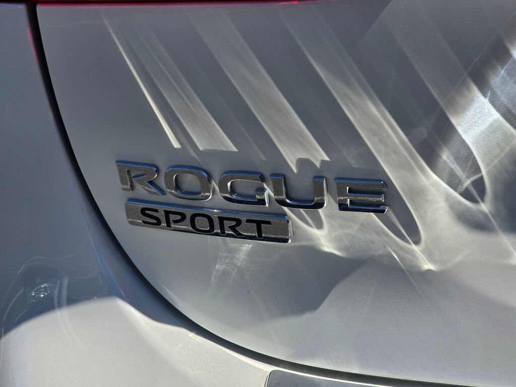 Used 2022 Nissan Rogue Sport SL AWD/4WD image 13