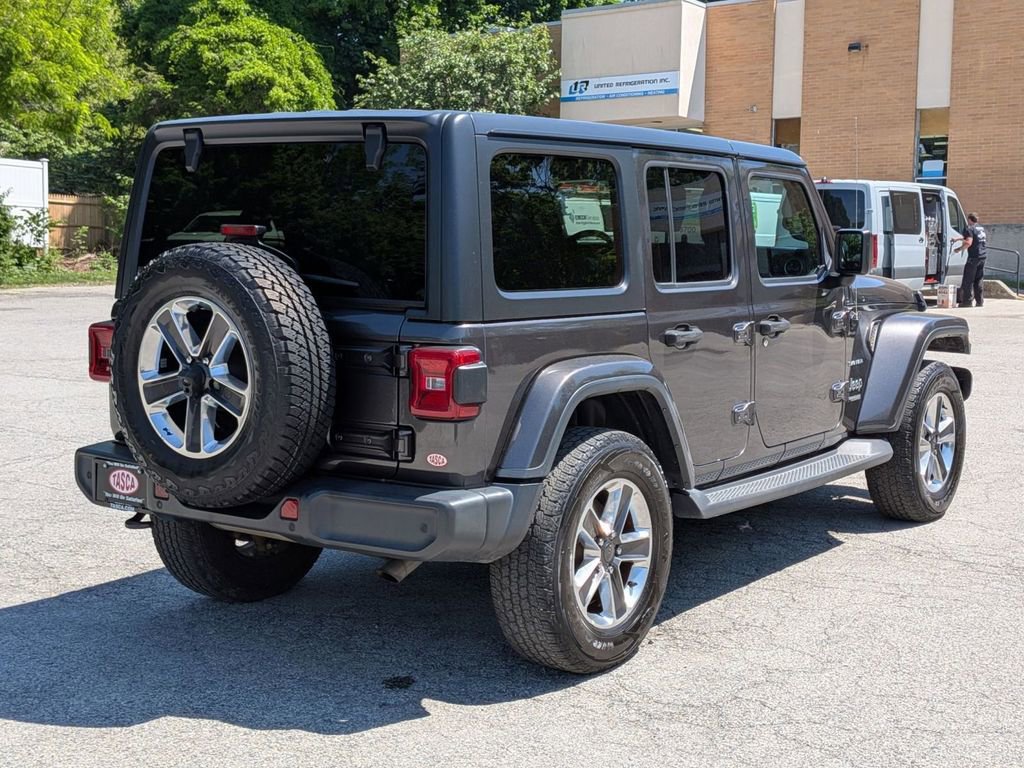 Used 2019 Jeep Wrangler Unlimited Sahara w/ Dual Top Group AWD/4WD image 3