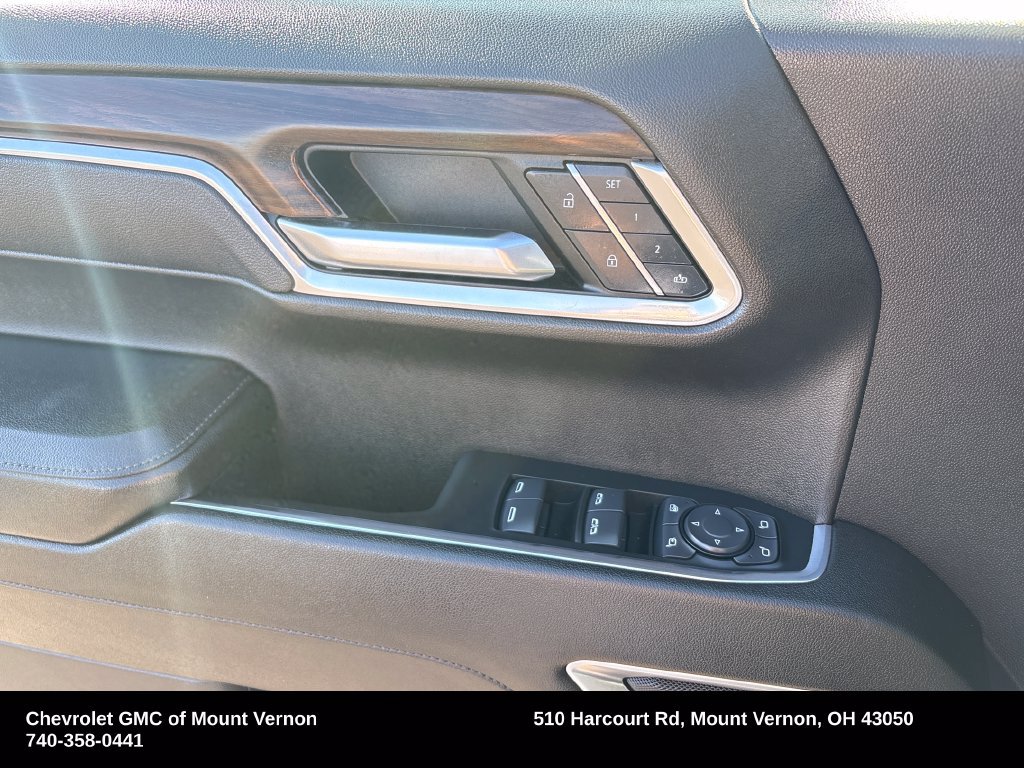 Used 2025 GMC Sierra 1500 SLT AWD/4WD image 14