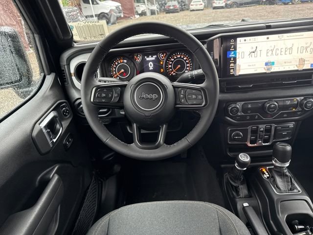 New 2025 Jeep Gladiator Sport AWD/4WD image 17