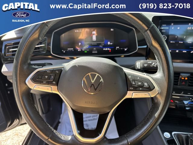 Used 2025 Volkswagen Jetta SE FWD image 25