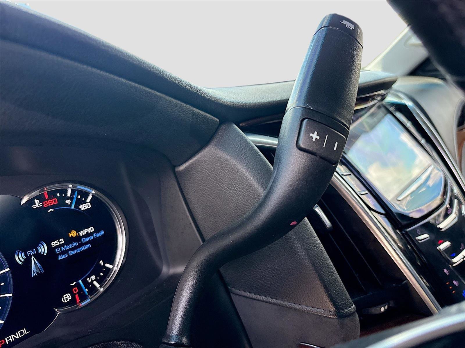 Used 2018 Cadillac Escalade 2WD image 17
