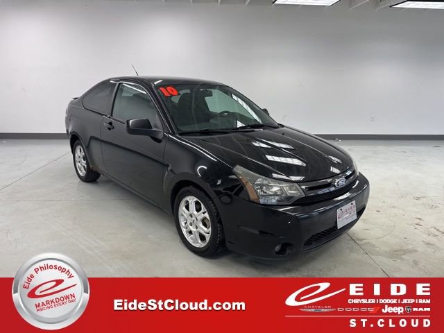 Used 2010 Ford Focus SE image 1