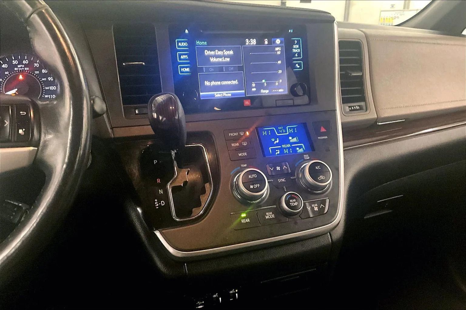 Used 2015 Toyota Sienna Limited Premium image 7