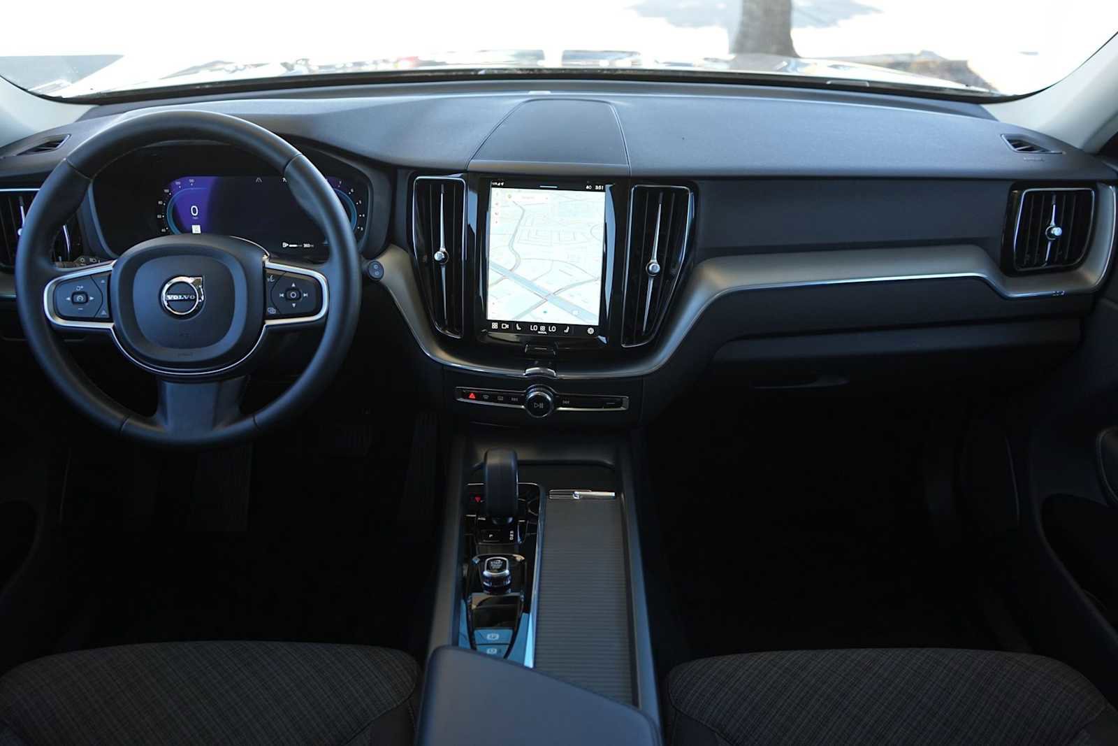 Used 2024 Volvo XC60 B5 Core w/ Protection Package Premier image 10