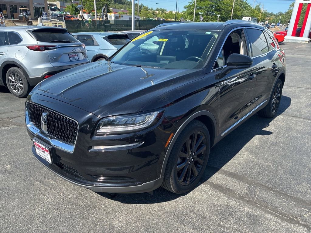 Used 2023 Lincoln Nautilus Reserve w/ Monochromatic Package AWD/4WD image 3