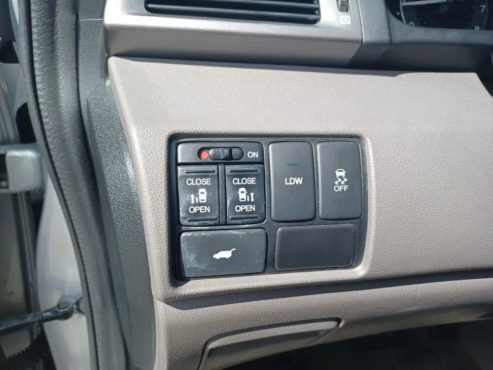 Used 2015 Honda Odyssey EX-L image 18