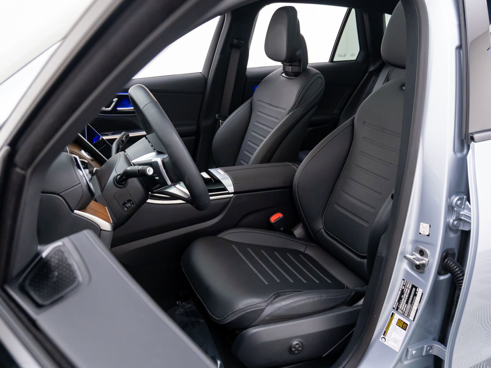 Certified 2025 Mercedes-Benz GLC 350e 4MATIC video 4