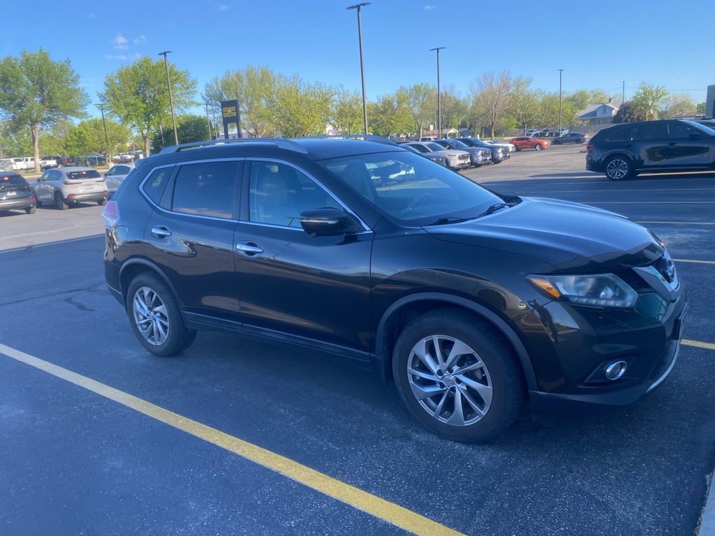 Used 2014 Nissan Rogue SL AWD/4WD image 2