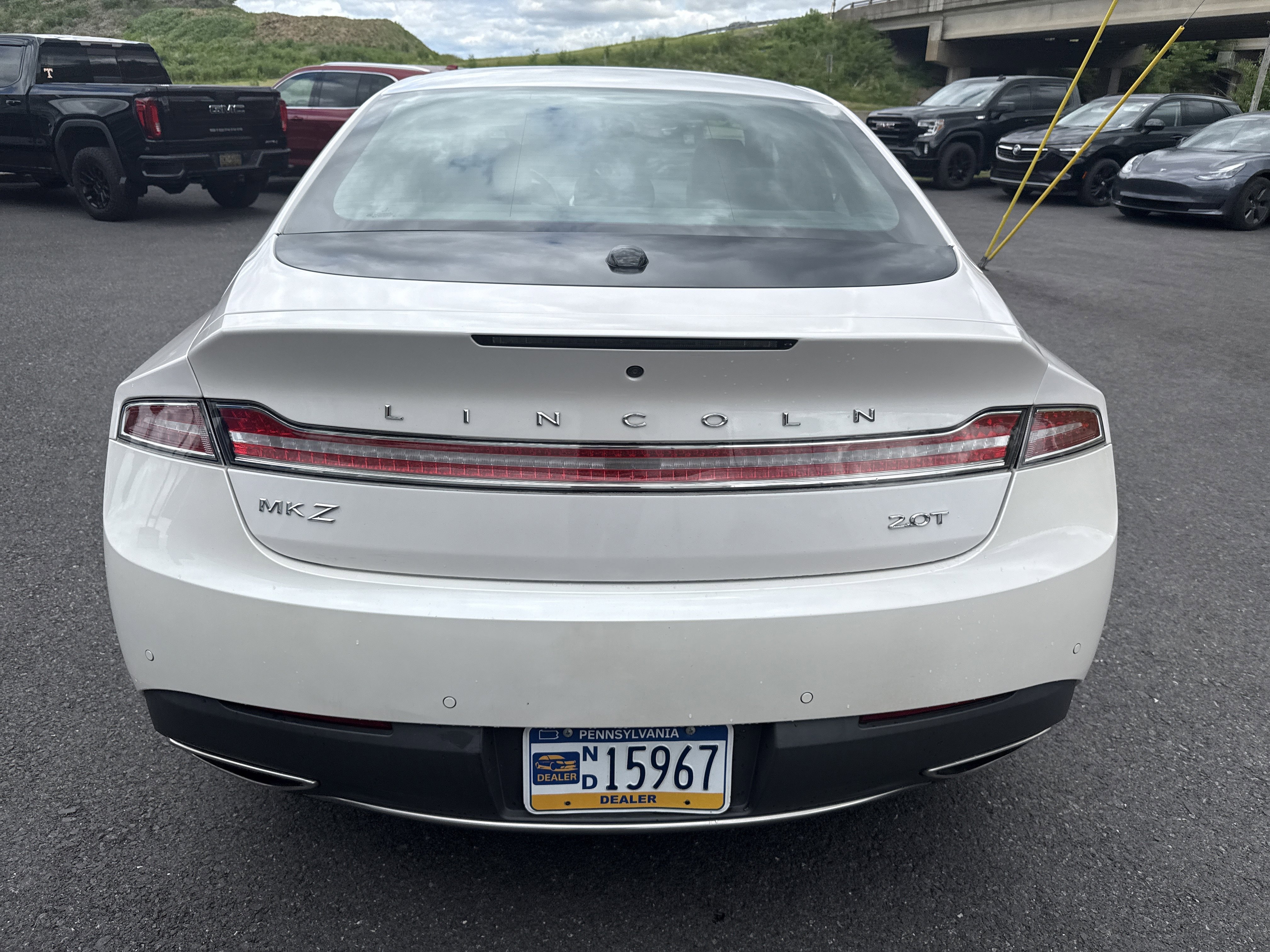 Used 2020 Lincoln MKZ FWD image 4