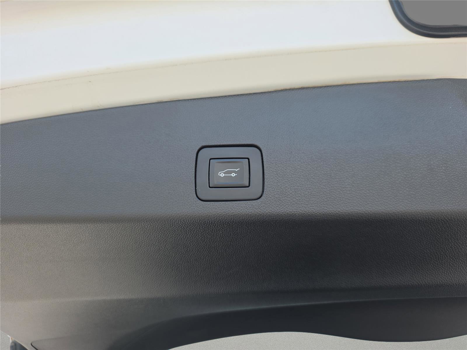 Used 2020 Buick Encore GX Preferred w/ Cold Weather Comfort Package image 32