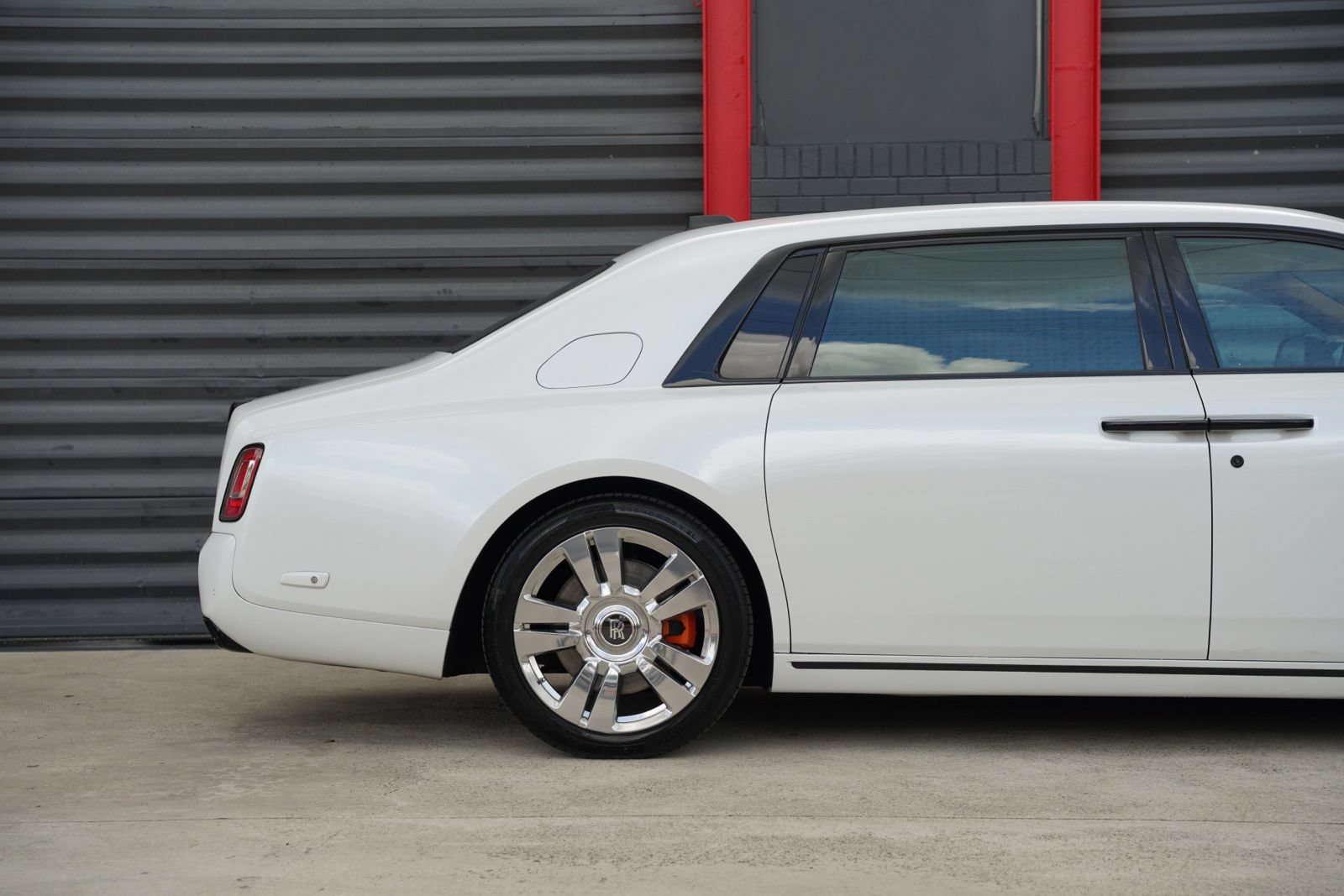 Used 2018 Rolls-Royce Phantom Extended Wheelbase RWD image 9