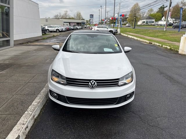 Used 2012 Volkswagen Eos Lux FWD image 3