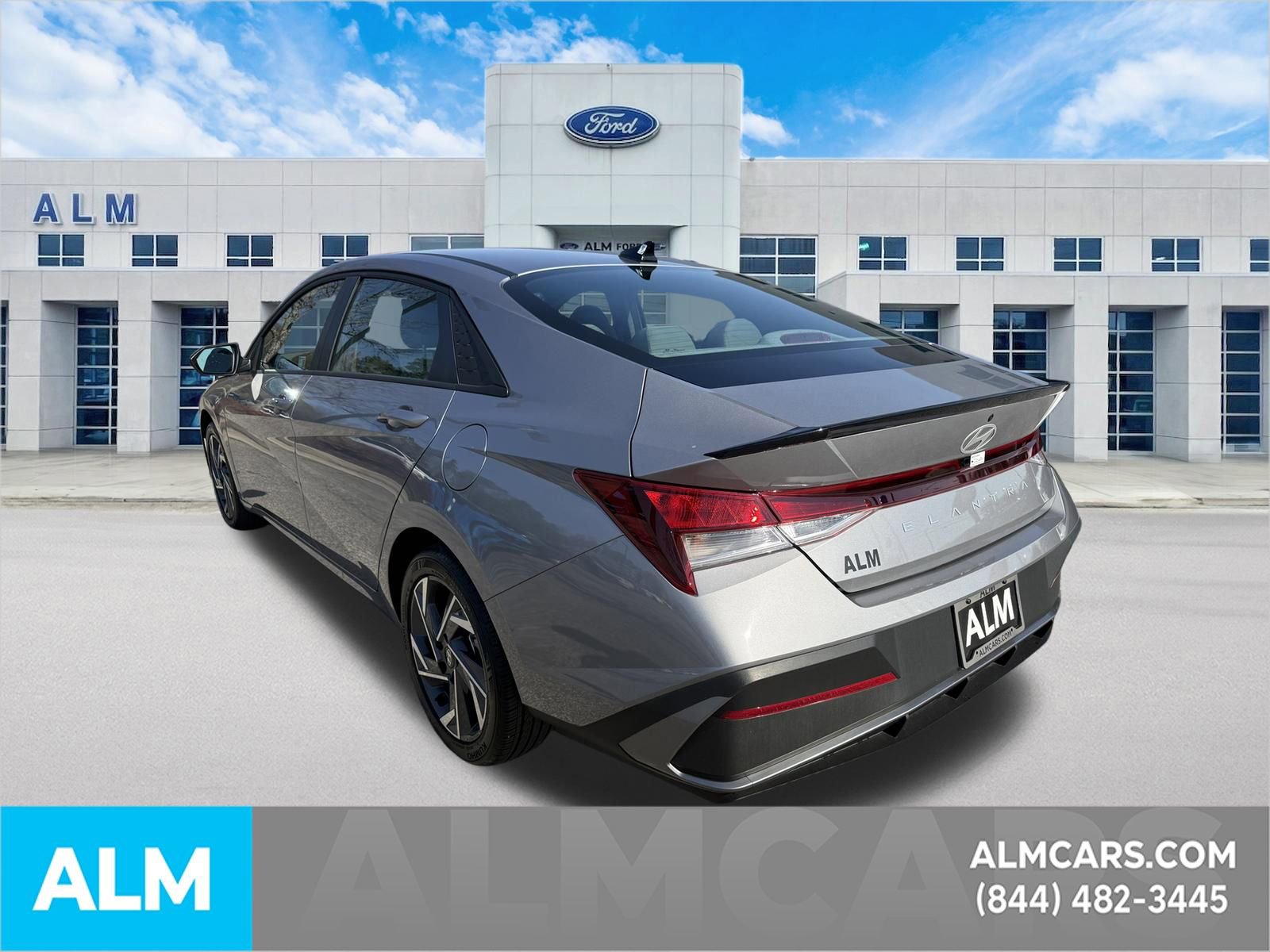 Used 2025 Hyundai Elantra Sport image 8