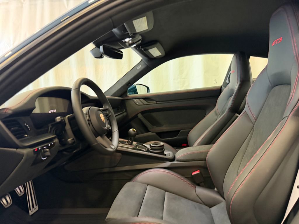 New 2026 Porsche 911 GT3 RWD image 5