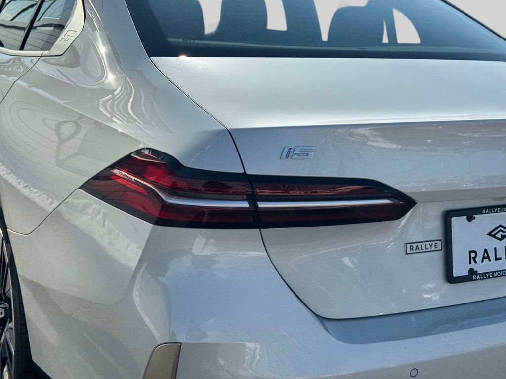 Certified 2025 BMW i5 xDrive40 w/ Premium Package image 11