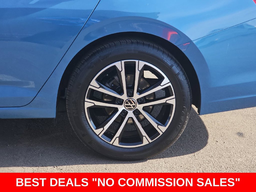 Used 2025 Volkswagen Jetta Sport FWD image 36