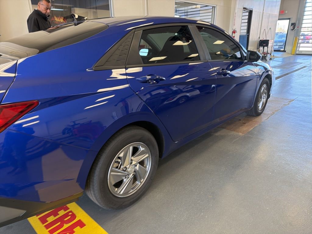 Used 2025 Hyundai Elantra SE image 6