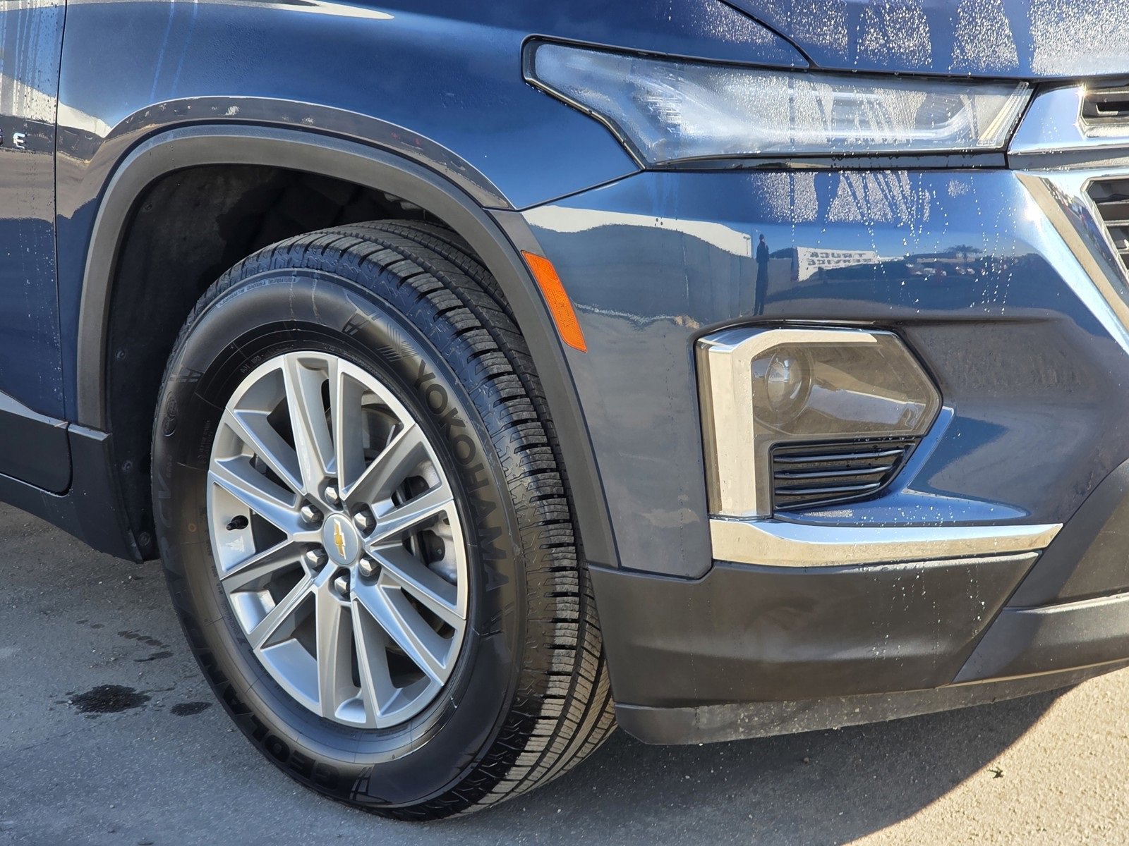 Used 2023 Chevrolet Traverse LT image 9