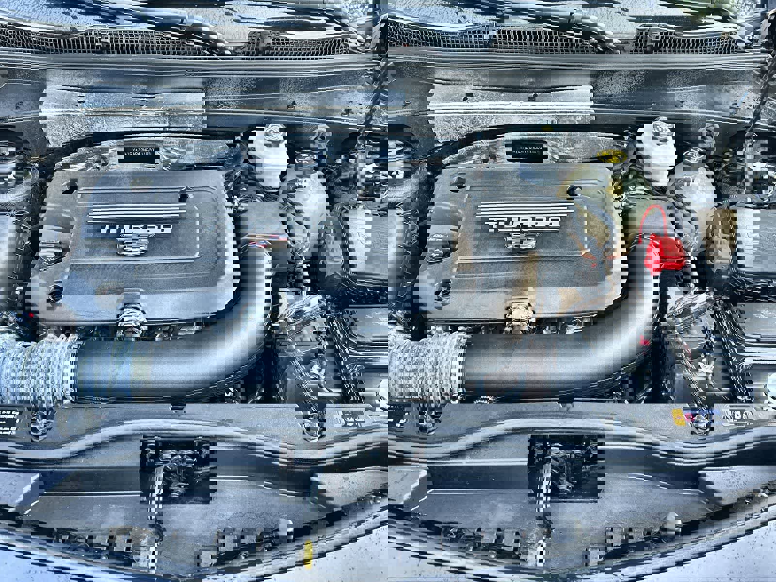 Used 2022 Cadillac XT4 Luxury w/ Driver Awareness Package image 13