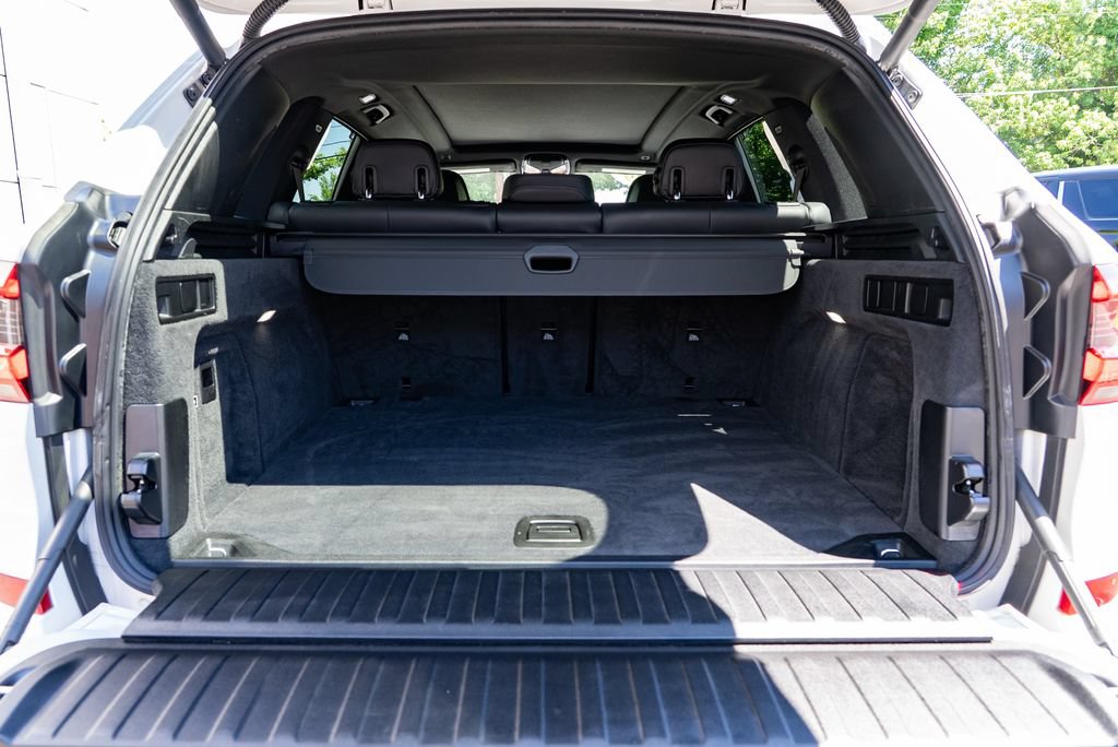 Used 2019 BMW X5 xDrive50i w/ M Sport Package AWD/4WD image 8