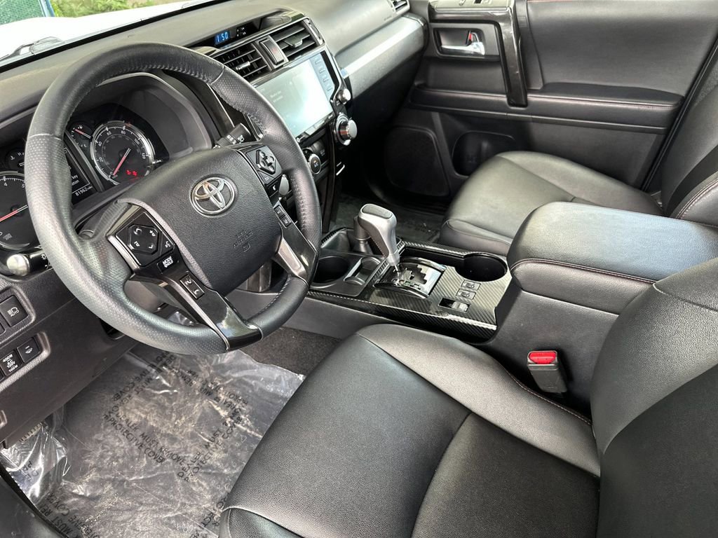Used 2022 Toyota 4Runner TRD Off-Road Premium AWD/4WD image 9