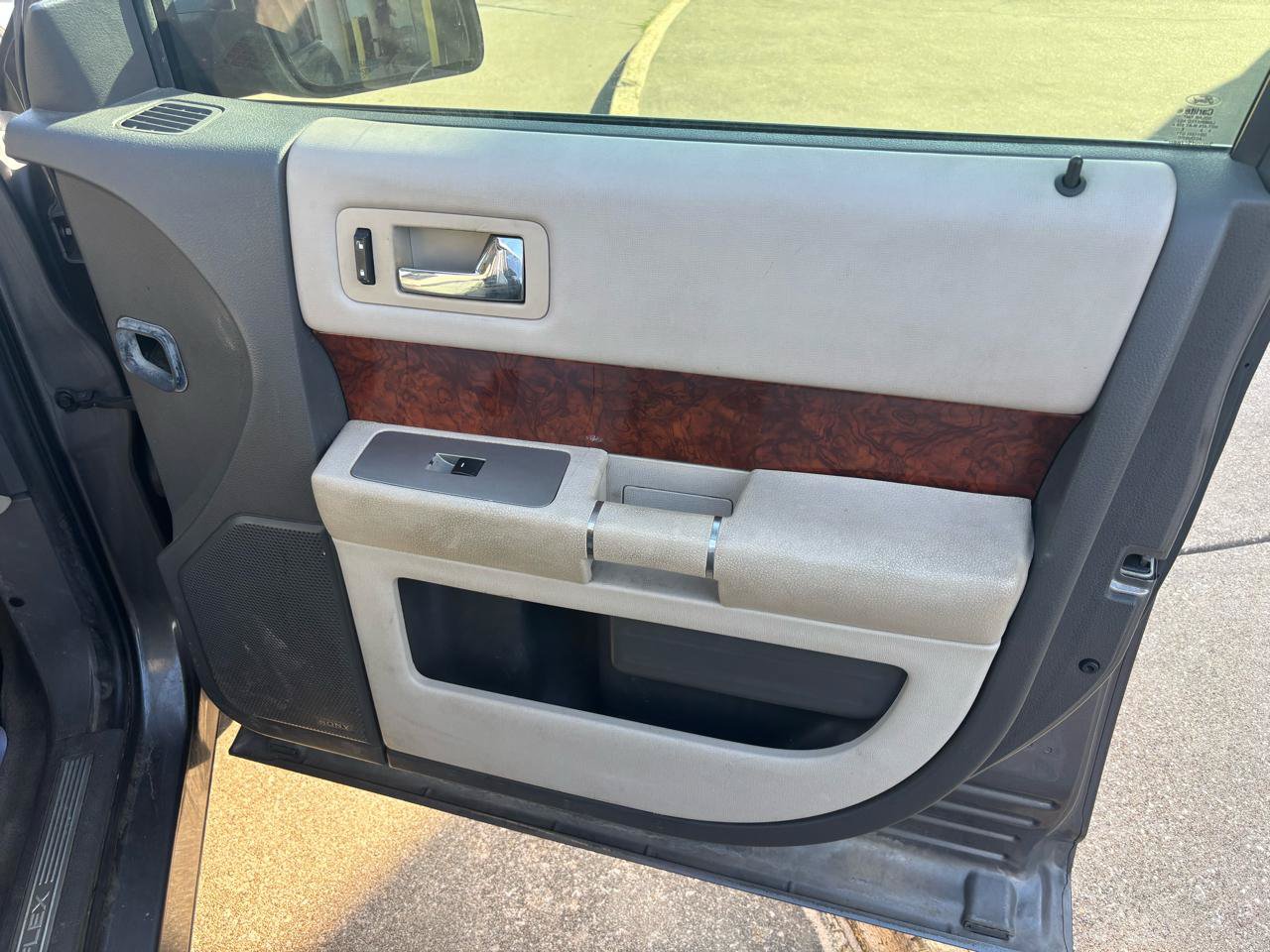Used 2010 Ford Flex Limited FWD image 13