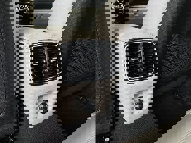 Used 2023 Genesis G70 2.0T image 27