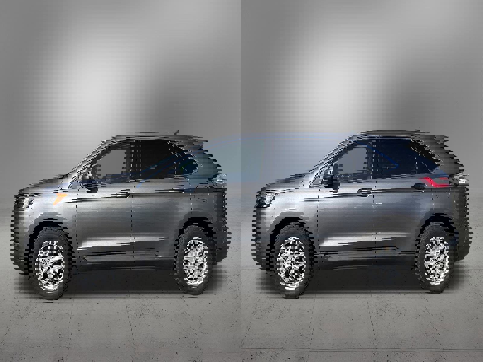 Used 2024 Ford Edge SEL image 2