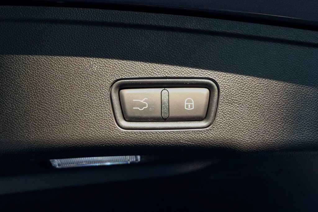 Used 2023 Maserati Grecale Modena AWD/4WD image 59