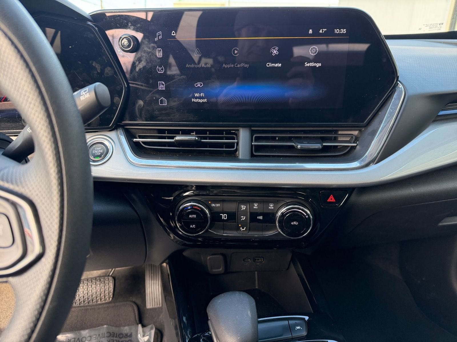 Used 2025 Chevrolet Trax LT image 18