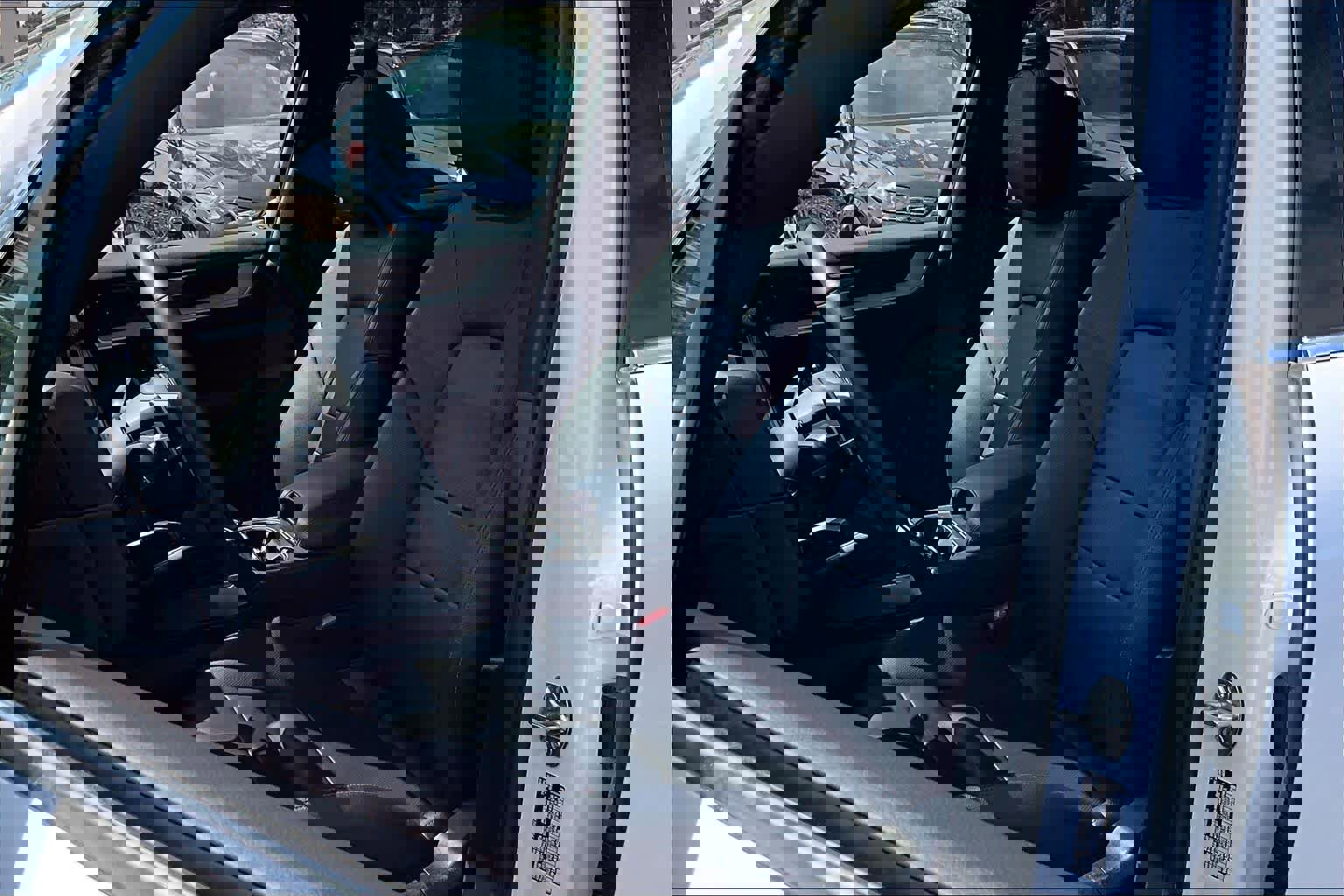 Used 2025 Porsche Cayenne image 8