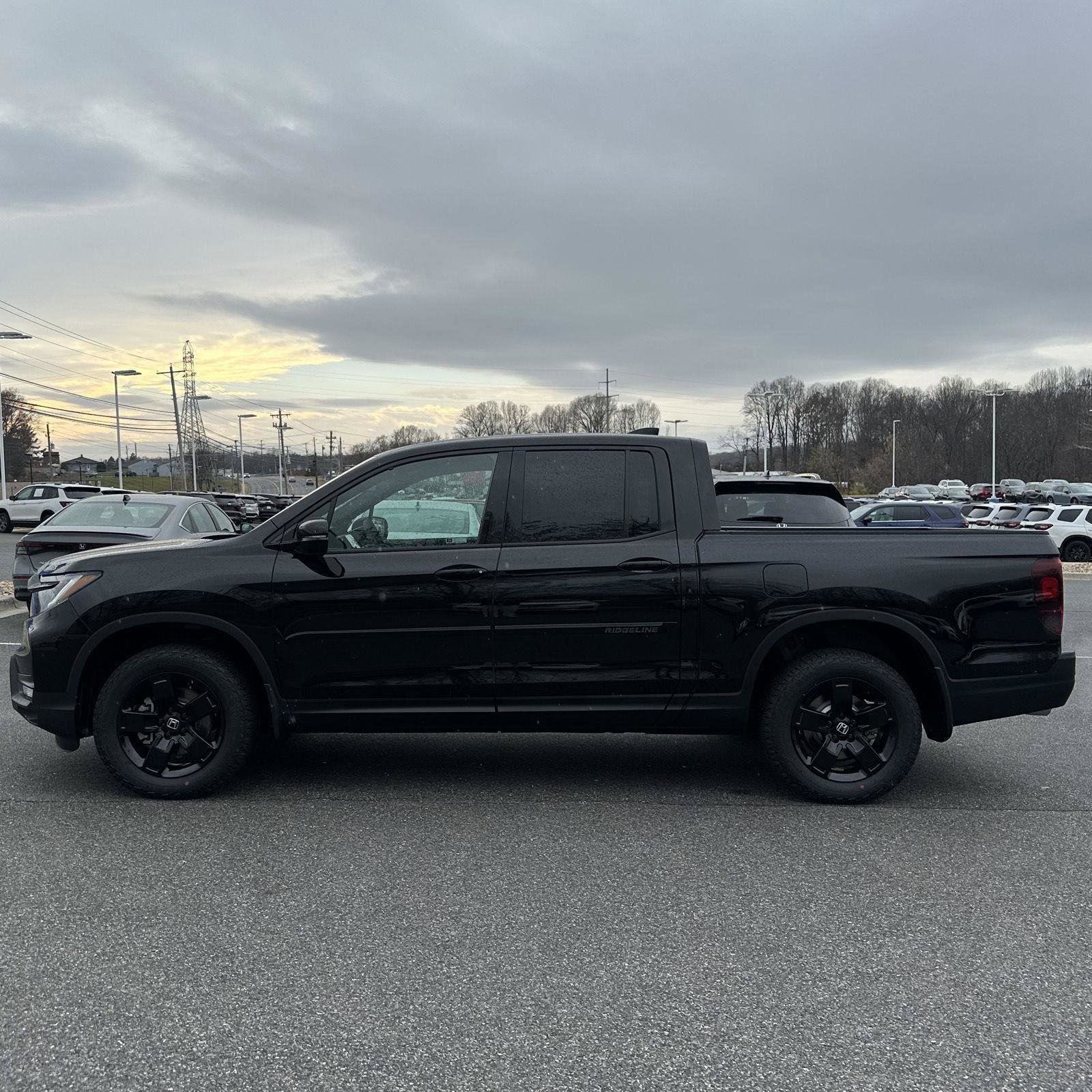 New 2026 Honda Ridgeline Black Edition image 2