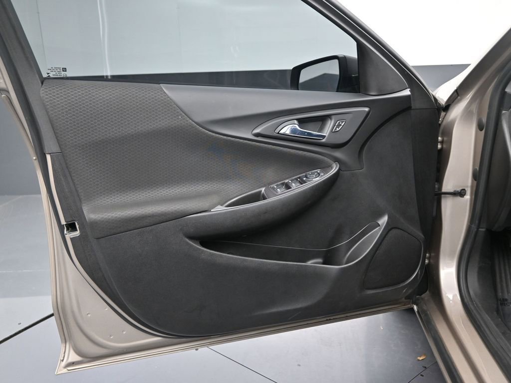 Used 2022 Chevrolet Malibu LS FWD image 11