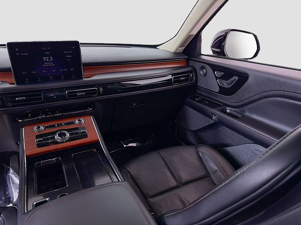 Used 2024 Lincoln Aviator Reserve AWD/4WD image 29